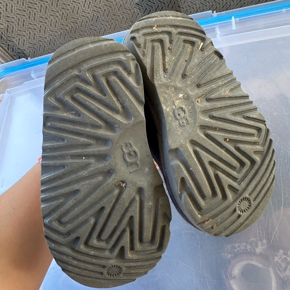 SOLD 
Toddler size 7 Uggs gray - Picture 6 of 6